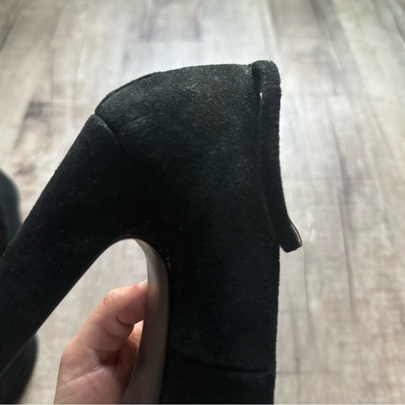 Elegant Black Peep-Toe Heels - Picture 13 of 15